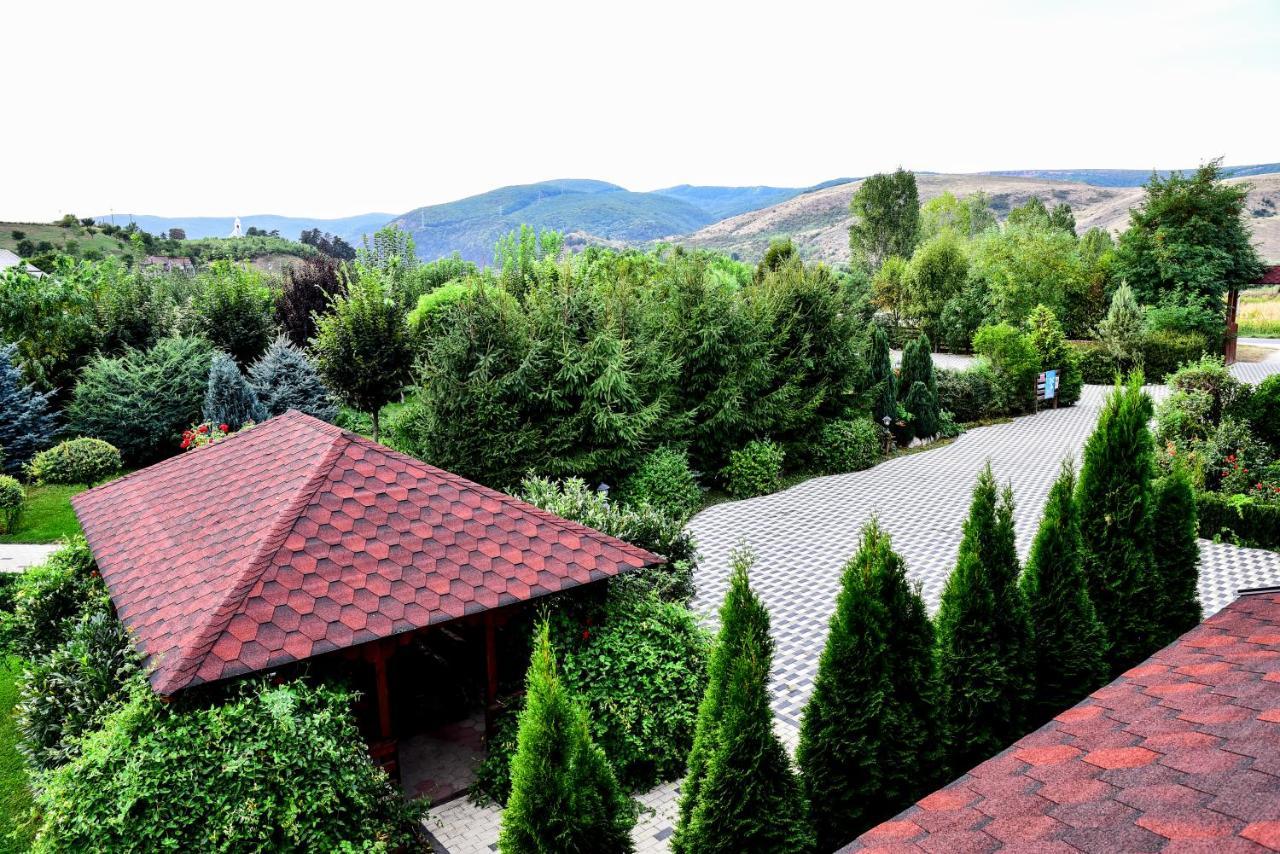 ホテルCasa Moteasca Mihai Viteazu  エクステリア 写真