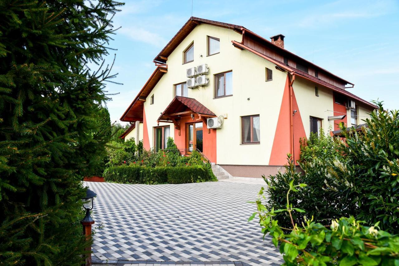 ホテルCasa Moteasca Mihai Viteazu  エクステリア 写真