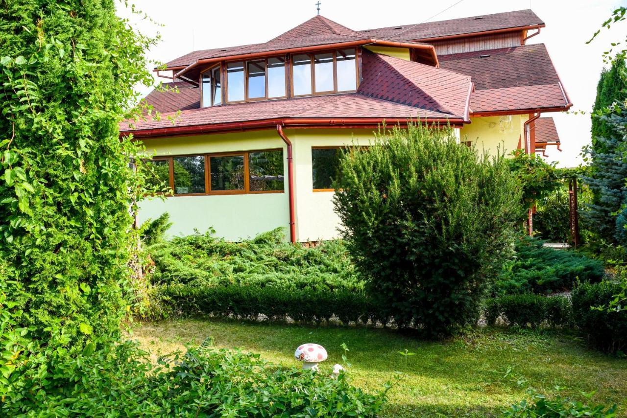 ホテルCasa Moteasca Mihai Viteazu  エクステリア 写真