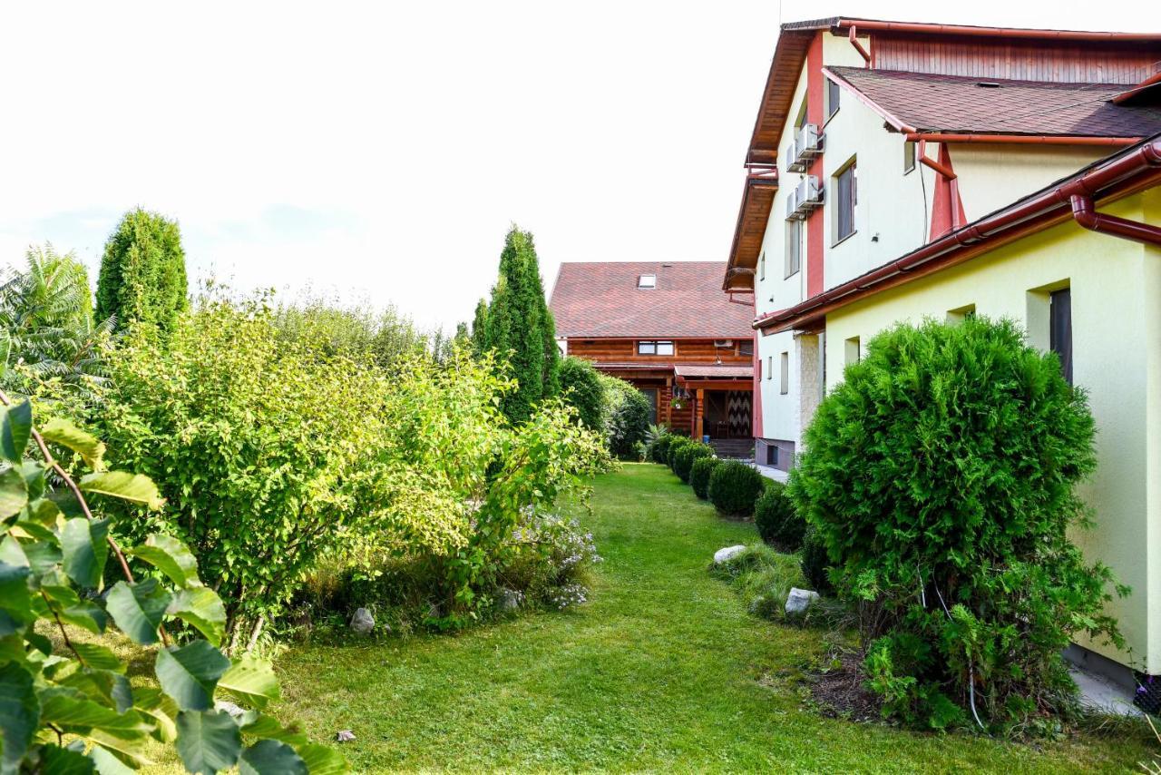 ホテルCasa Moteasca Mihai Viteazu  エクステリア 写真