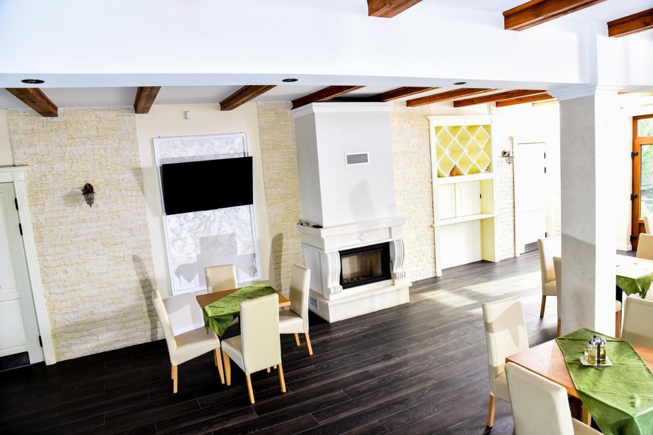 ホテルCasa Moteasca Mihai Viteazu  エクステリア 写真