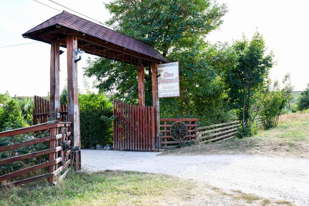 ホテルCasa Moteasca Mihai Viteazu  エクステリア 写真