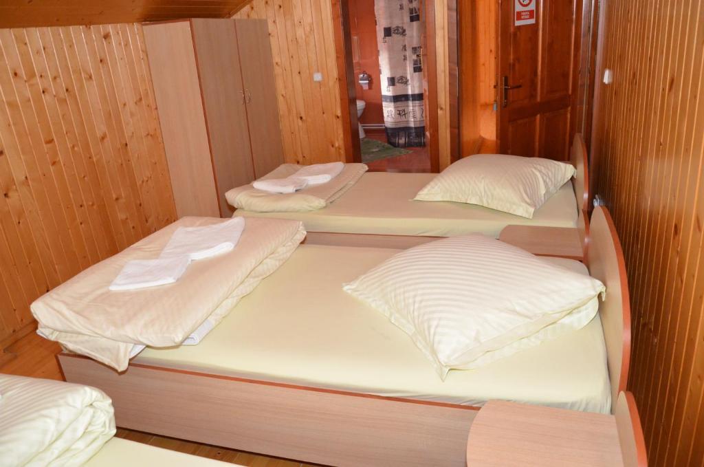 ホテルCasa Moteasca Mihai Viteazu  部屋 写真