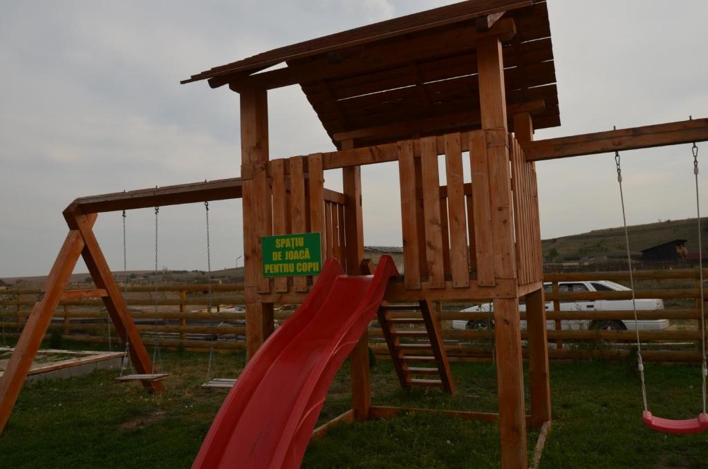 ホテルCasa Moteasca Mihai Viteazu  エクステリア 写真