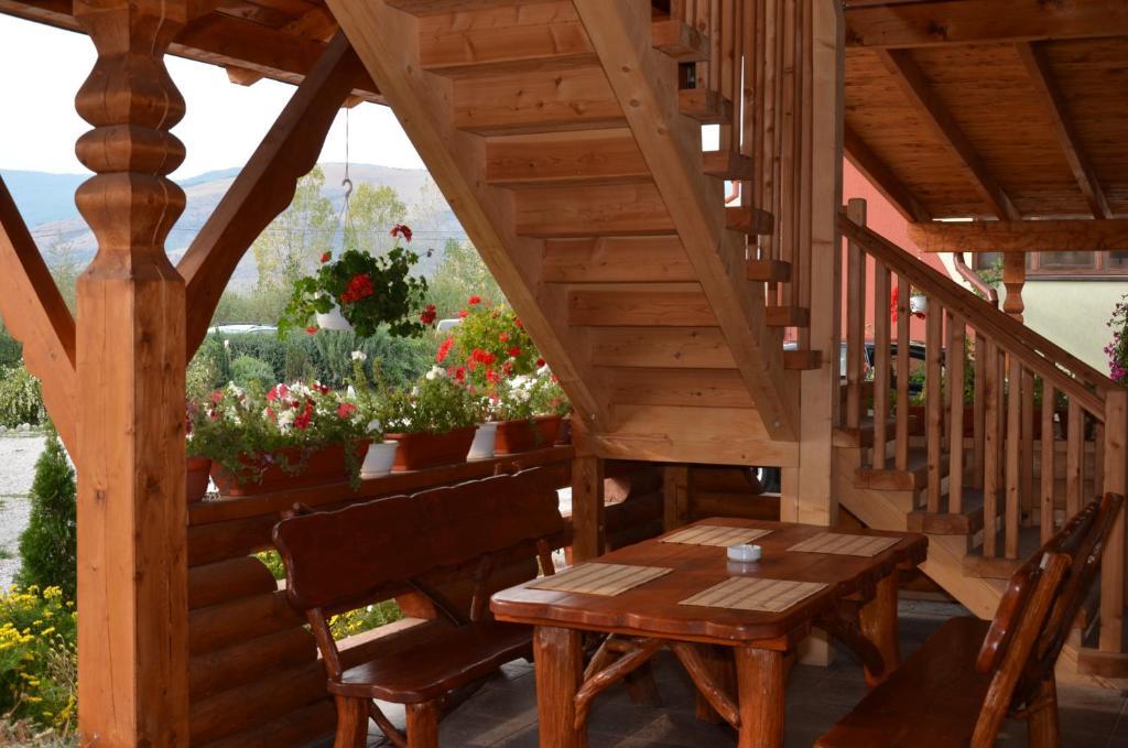 ホテルCasa Moteasca Mihai Viteazu  エクステリア 写真