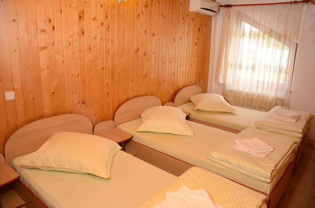 ホテルCasa Moteasca Mihai Viteazu  エクステリア 写真